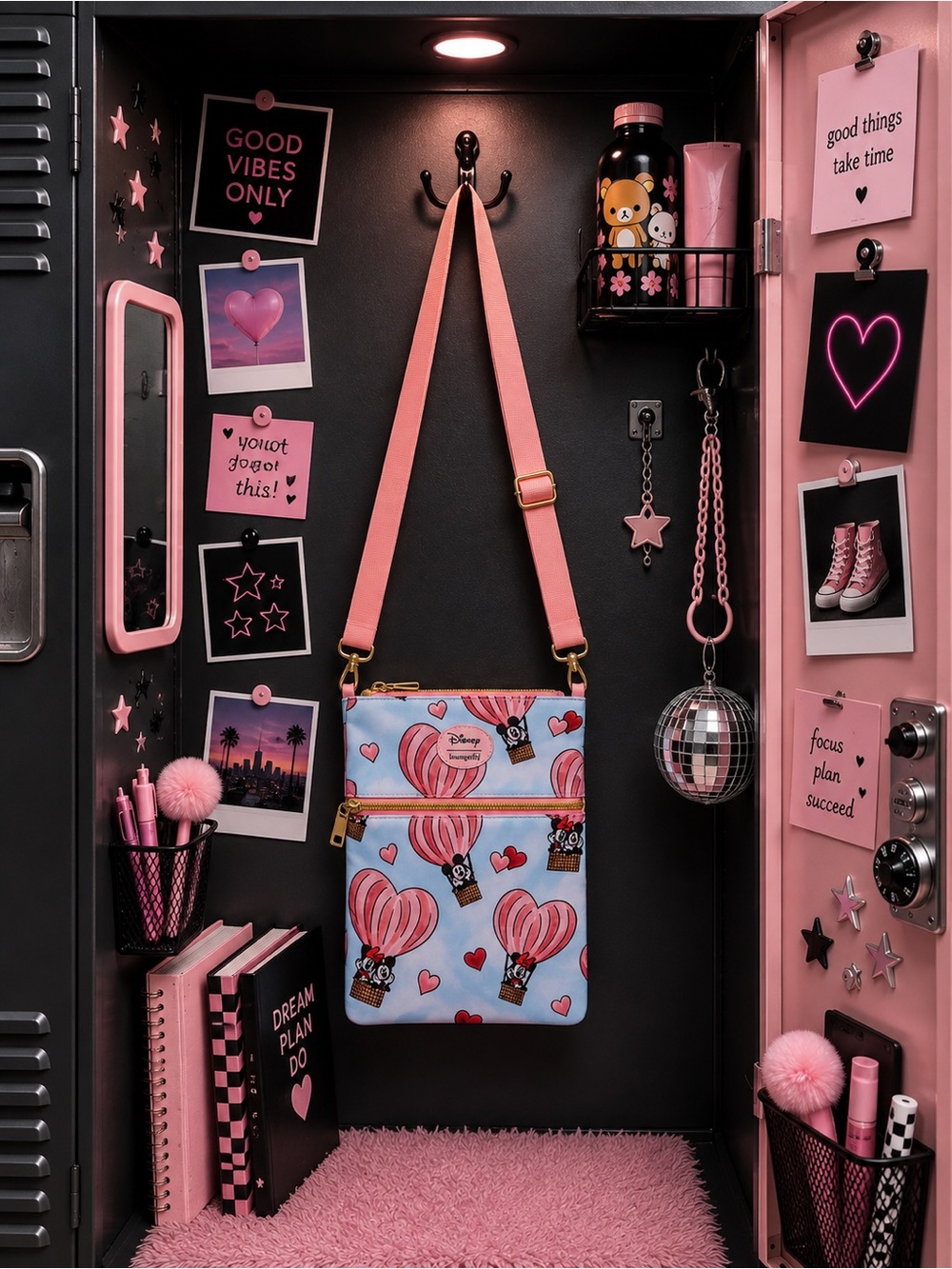 Her Universe Disney Mickey Mouse & Minnie Mouse Heart Balloon Crossbody Bag.NWT